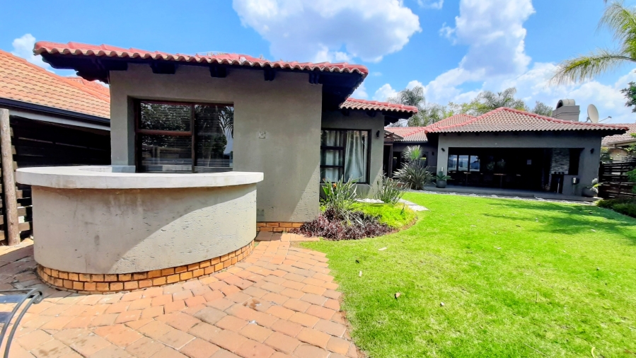 5 Bedroom Property for Sale in Pecanwood Estate North West